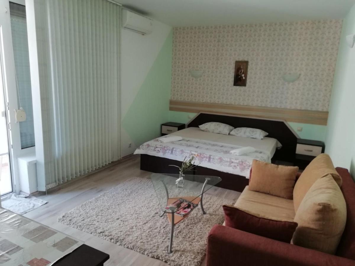 Art Guest House Orchidea Pomorie Exterior photo