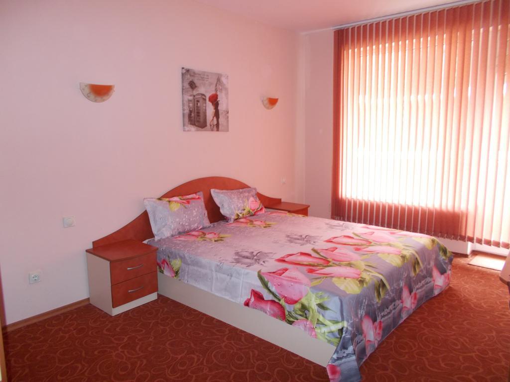 Art Guest House Orchidea Pomorie Exterior photo